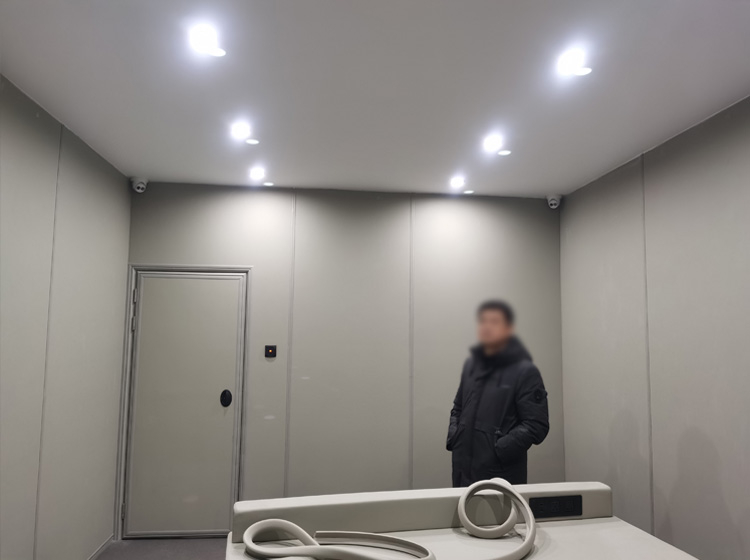 纪检委谈话室防撞软包是安全性的墙面装饰材料，软包厂家